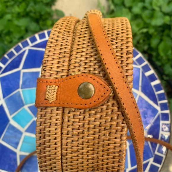 Woven Rattan Purse - Picture 6 of 6